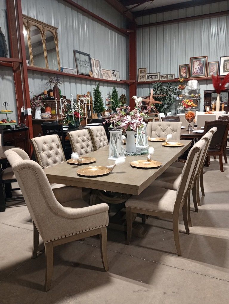 Dining Room Table Sets / Comedores 