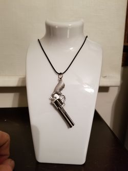 Gun necklaces
