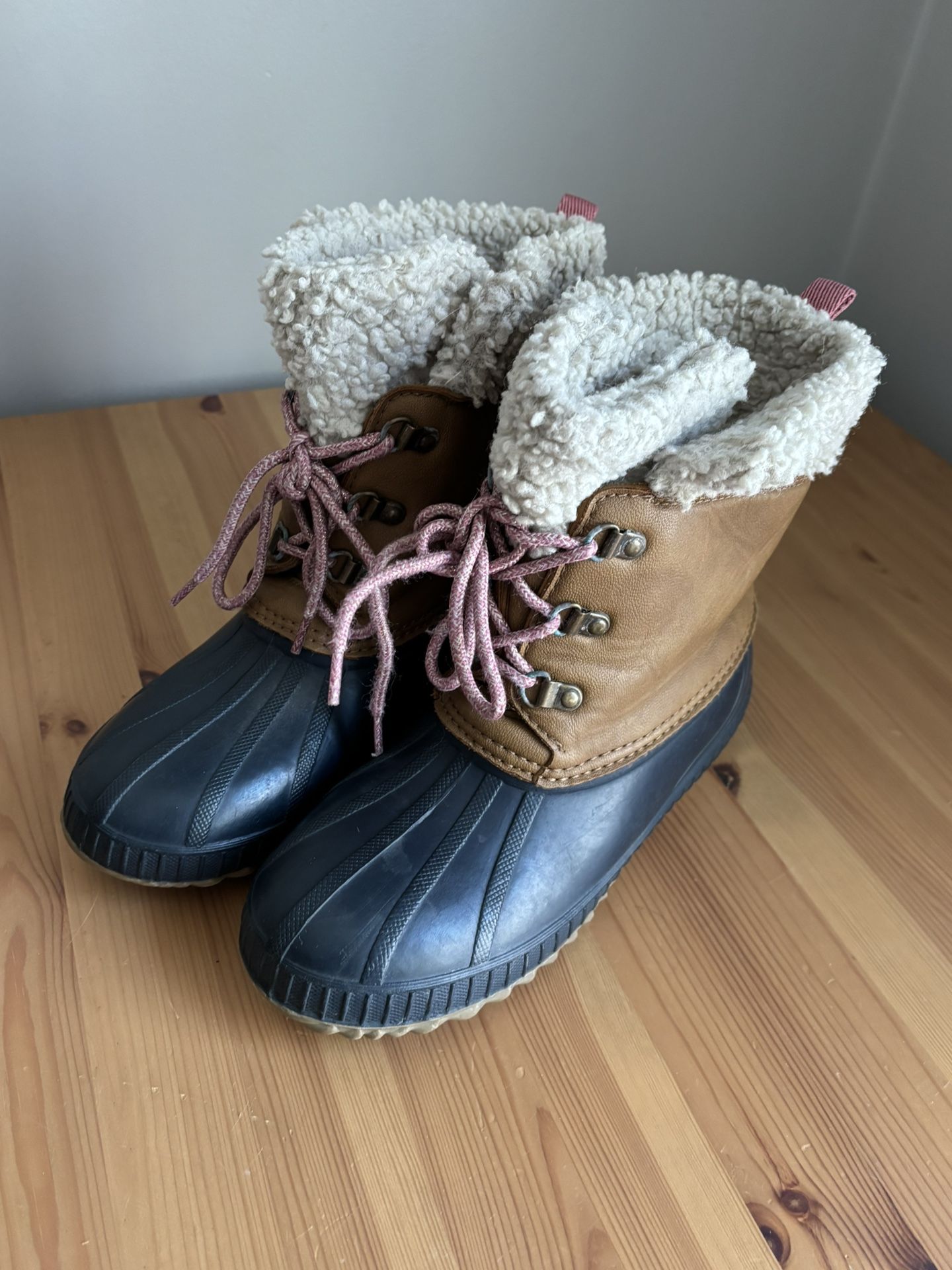 Gap Kids Girls Winter Duck Boots Sherpa Lined Size 3/4 Big Kids