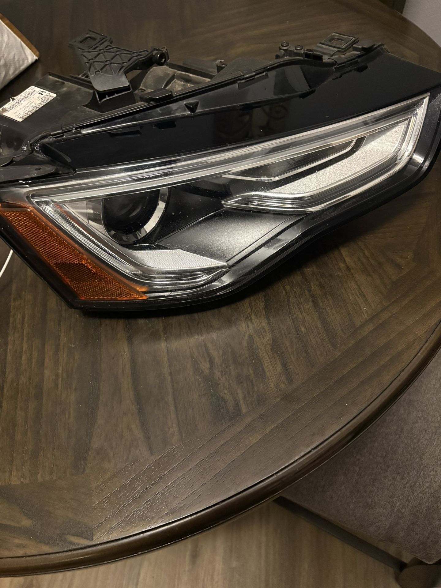 Audi S5 Passanger Head Light