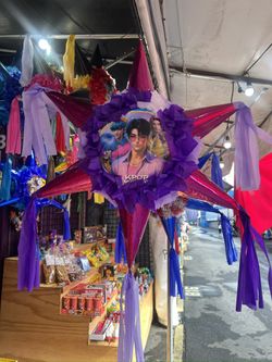 Piñata K-Pop