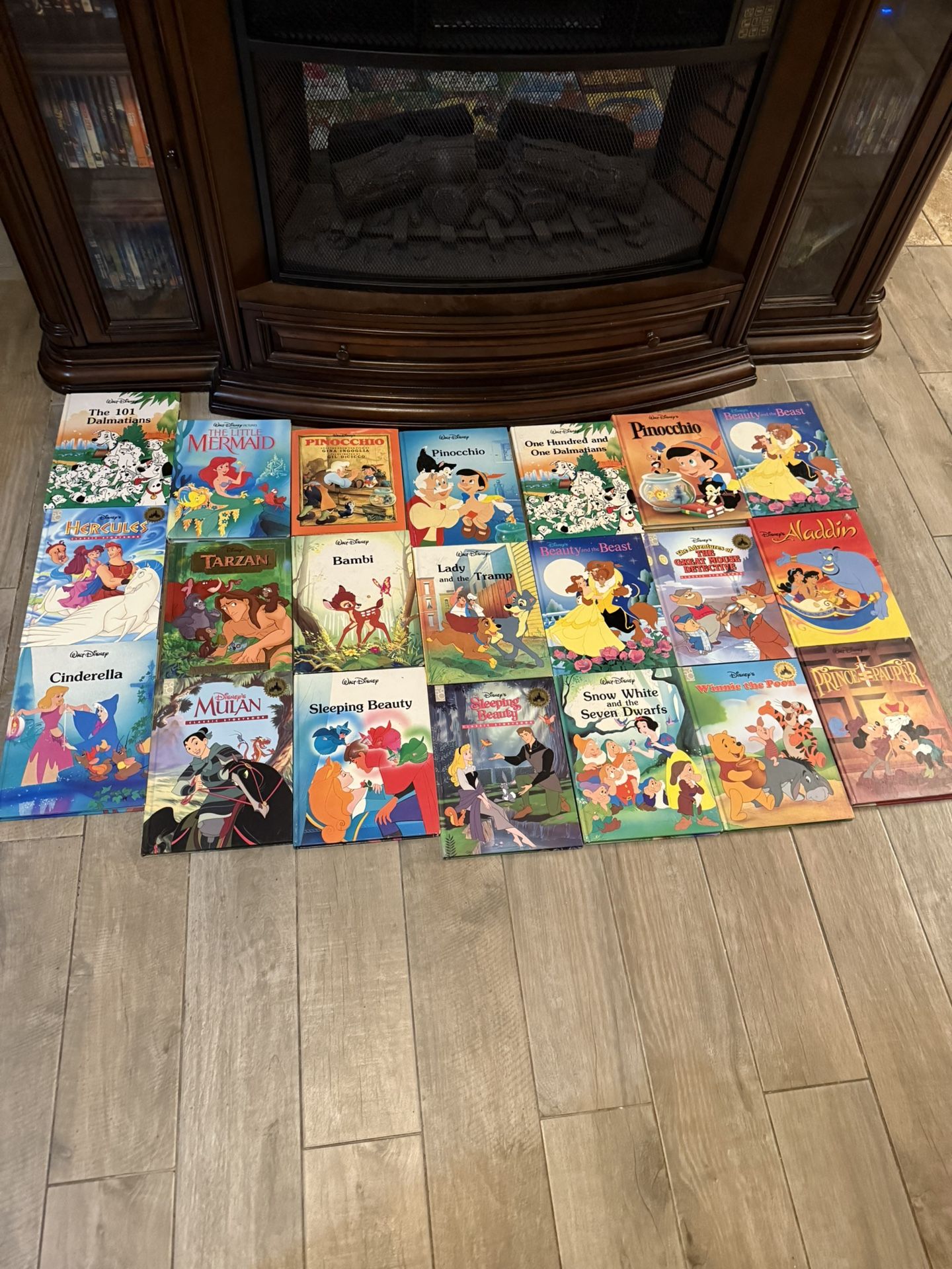 Lot Of 21 Walt Disney Oversized Hardcover Books $100