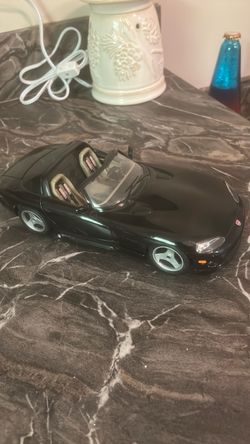 Dodge Viper Die-Cast Model Car 1:18