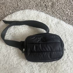 Lululemon Black Puffer Bag 