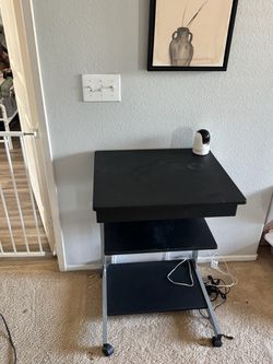 Computer desk