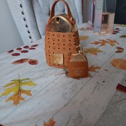 Oscar De La Renta Perfume 