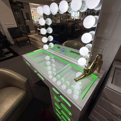 VANITY WITH LED LIGHTS AND SPEAKERS 