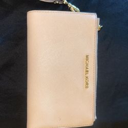 Michael Kors Soft Pink Wristlet Wallet 