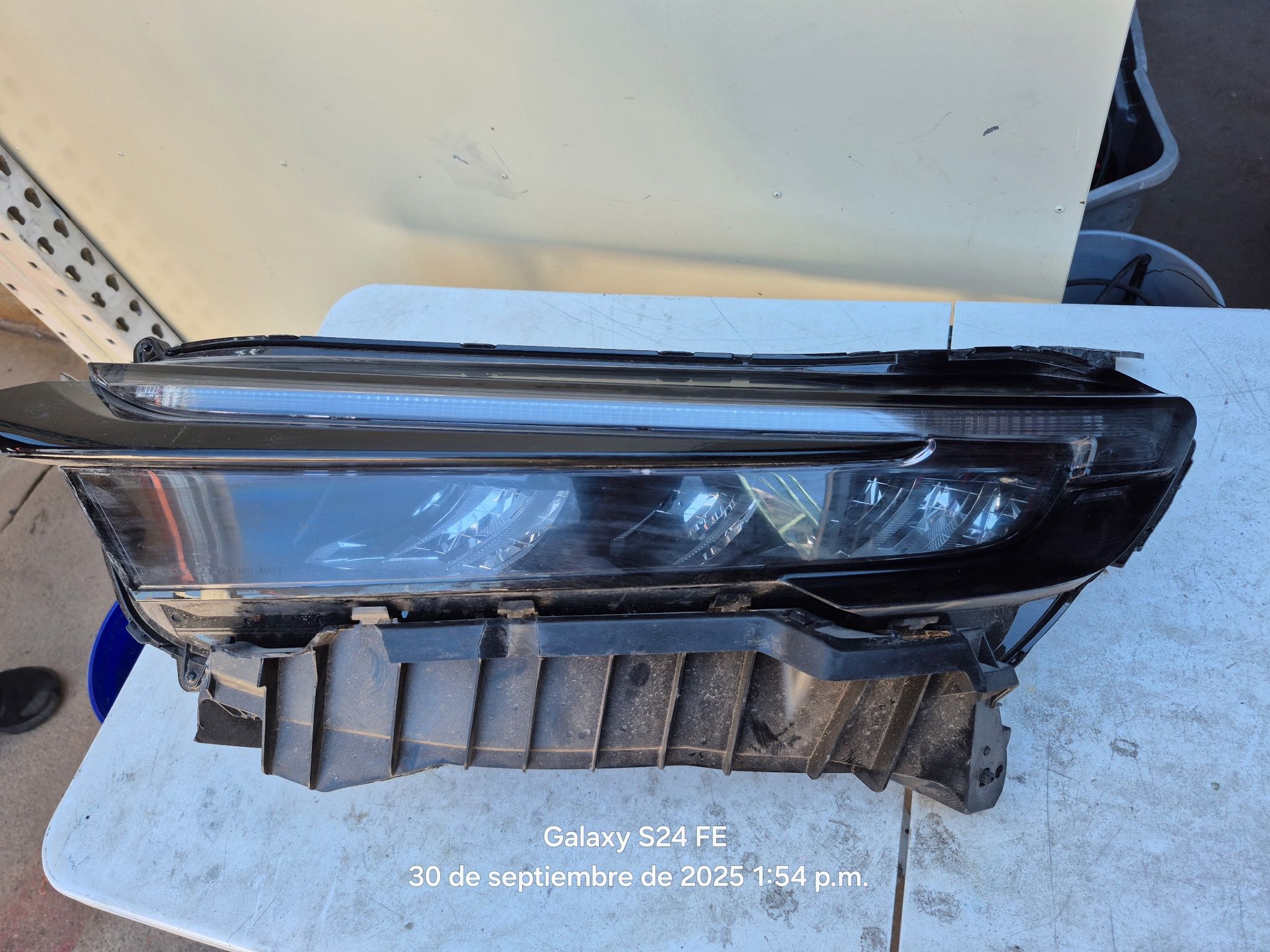 Honda Crv Left Headlight Lid Oem