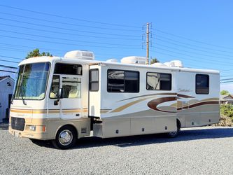 Fleetwood Southwind Class A Motorhome RV