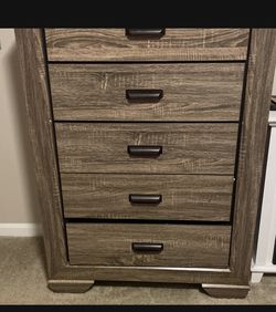 Dresser And Chest Set