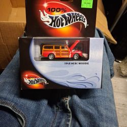 Hot Wheels 1948 Merc Woodie
