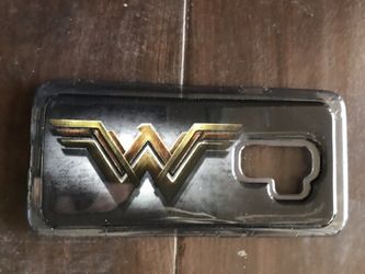WONDER WOMAN PHONE COVER MADE FOR SAMSUNG 9 “PLUS” CELL PHONES ($25) OBO