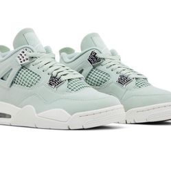 Nike Air Jordan 4 Seafoam size 12 Women (10.5 Men)