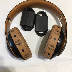 Beats Studio3 Wireless ANC Headphones Midnight Black MCM Limited Edition Cushion  Comes with aux cable and charger cable . In good working condition  