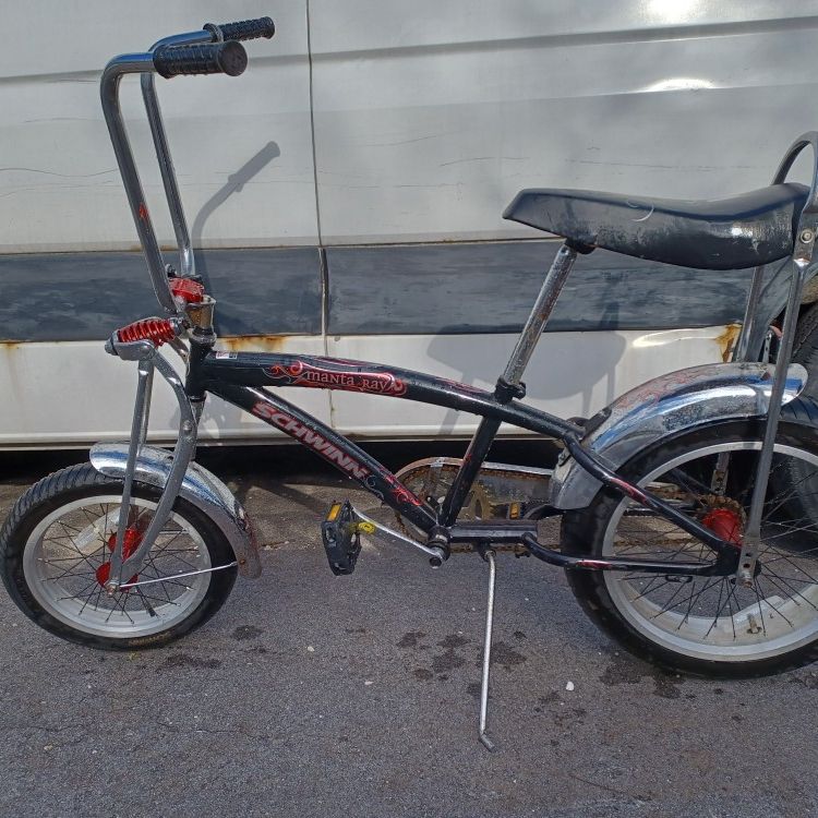 schwinn manta ray bicycle Schwinn Manta Ray Bike for Sale in Chicago, IL