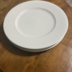 White plates 