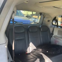 2010 Chrysler town and country van 1500