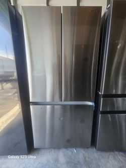 REFRIGERATOR FRENCH DOOR SAMSUNG STAINLESS STEEL APARTMENT SIZE NEW OPEN BOX COUNTer depth