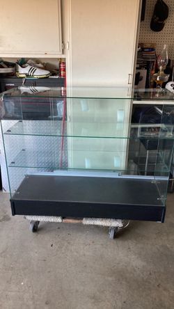 Glass case in great shape