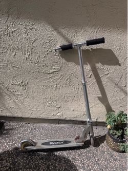 Razor scooter