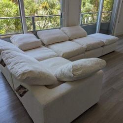 New Cream 5 Piece Modular Sectional Couch/ Free Delivery 