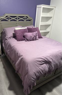 Full size bed frame, Grey