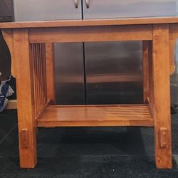 Quarter Swan Oak Mission Style 27" Accent Table/End