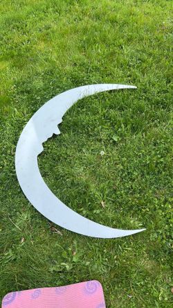Moon face cut out board