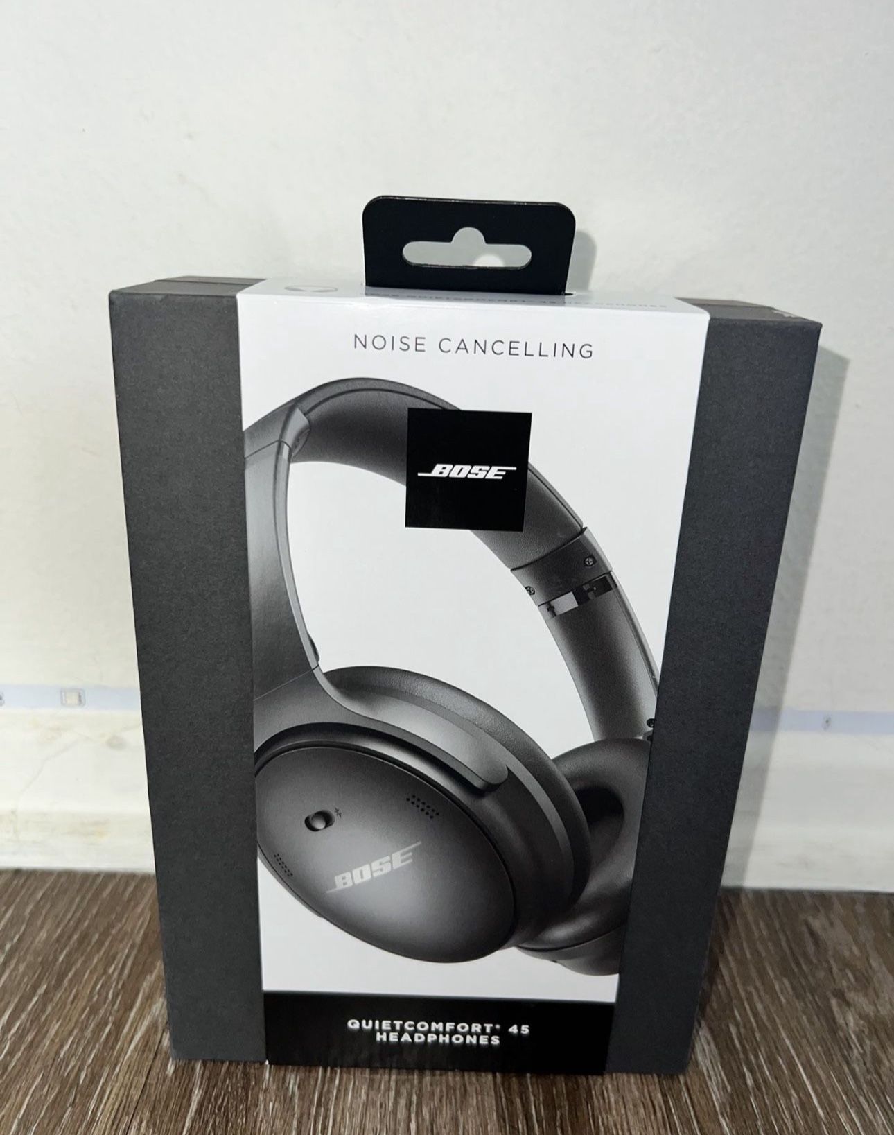 Brand Bose Quietcomfort 45 Headphones