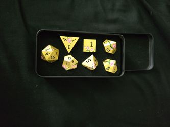 Sakura Metal Gold and Pink Dice Set (7)