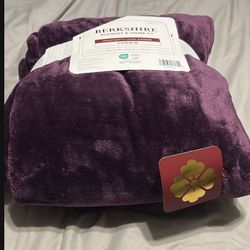Berkshire velvet ultra supreme blanket 
