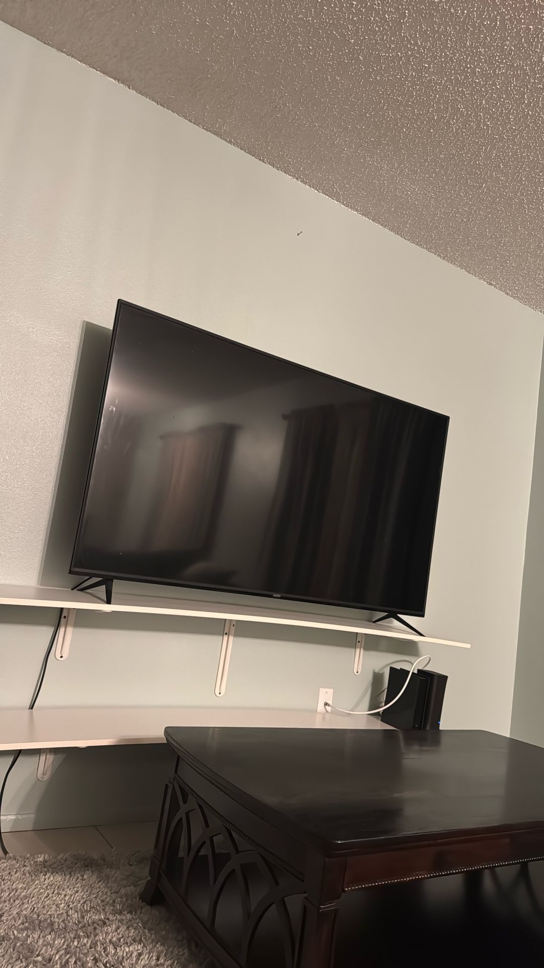 65” Flat Screen Smart Tv Vizio 120$ 