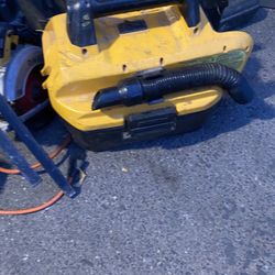 Dewalt Battery Powered Vacuum 