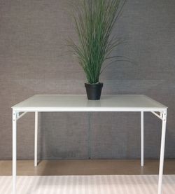 Modern IKEA LYRESTAD Table – Excellent Condition