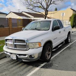 DODGE RAM 1500 V-8