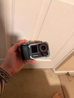 Insta 360 Ace pro 2 *Disclaimer not xplorer pro grip*