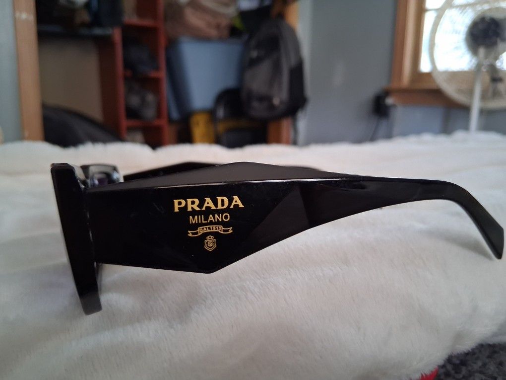 PRADA MILANO SUNGLASSE