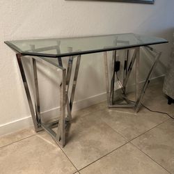 Entrance & Coffee table