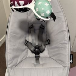 Used Like New 4moms MamaRoo Multi-Motion Baby Swing, Bluetooth Enabled with 5 Unique Motions, Grey