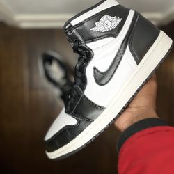 Jordan 1 Black White