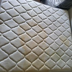 King Matress Free