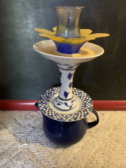 Tea pot garden totem