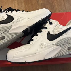 Men’s Nike Air Max Excee Size 9 