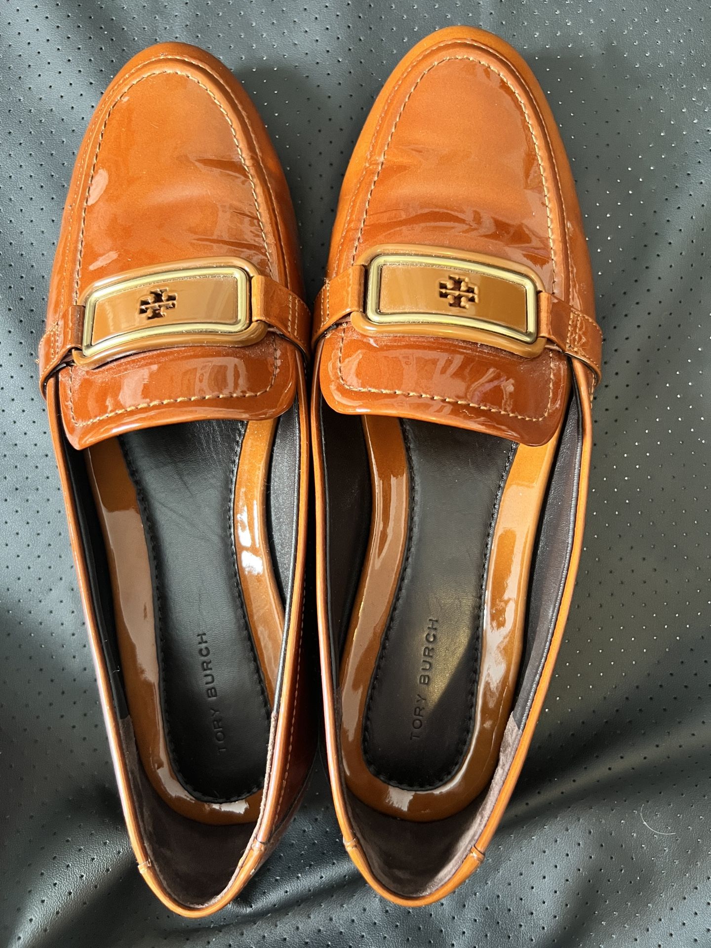 Tori Burch Size 8.5 Driving Moccasins Copper Patent Leather