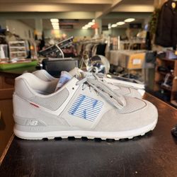 New Balance 574 Sneakers Men’s Size 12, NEEDS INSOLES