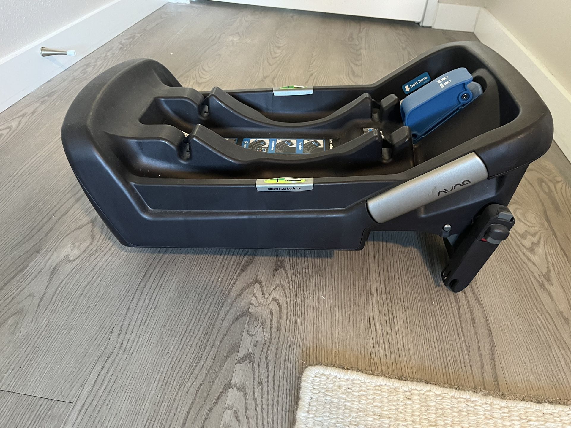 Nuna pipa Car Seat Base