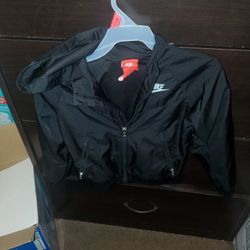 NIKE FALL JACKET FOR BOYS TODDLER SIZE 4 T / GREAT CONDITION / PICK UP ONLY