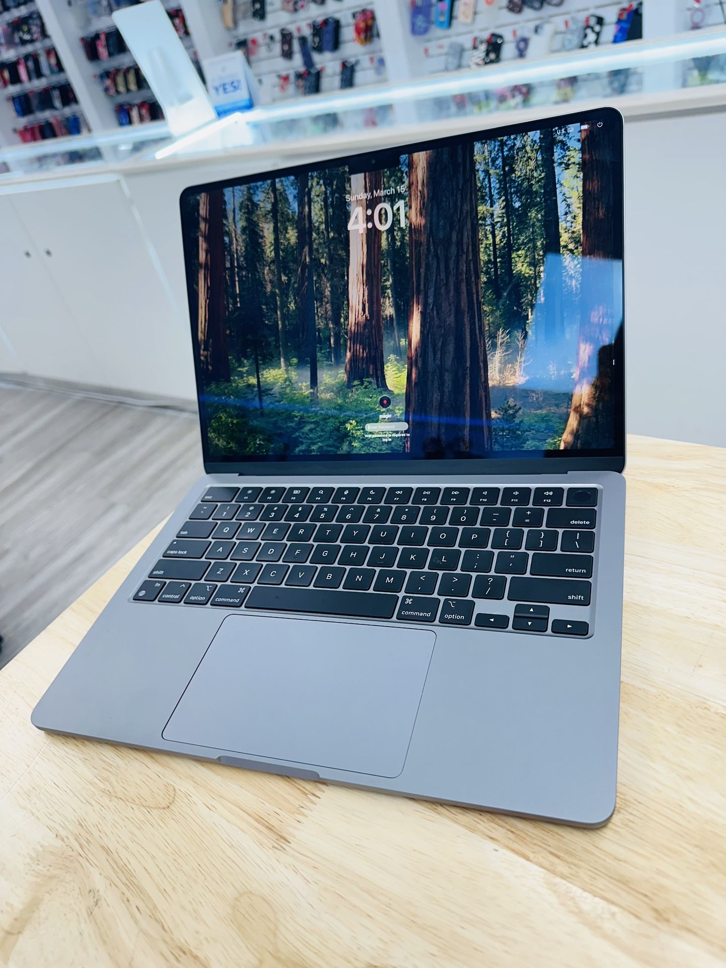 MacBook Air M3 8gbram 256gb