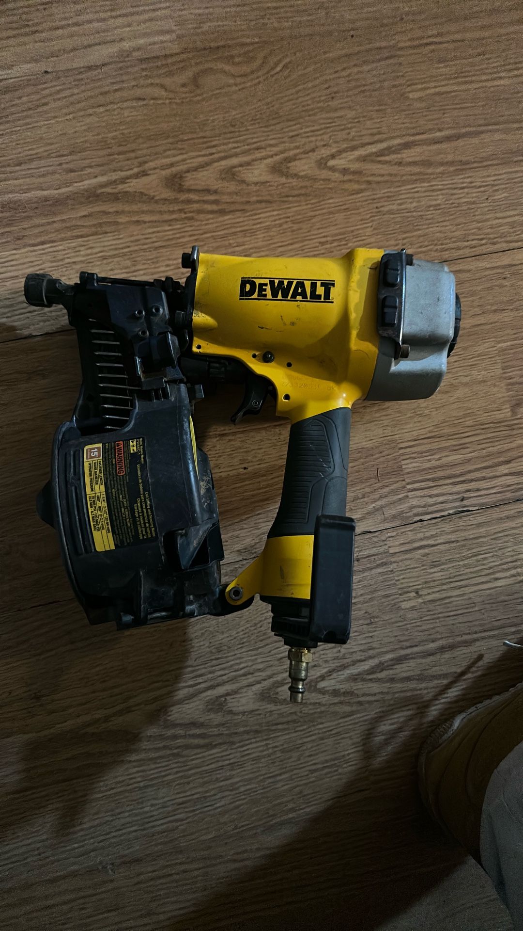 DeWalt Siding And Fencing Coil Nailer 